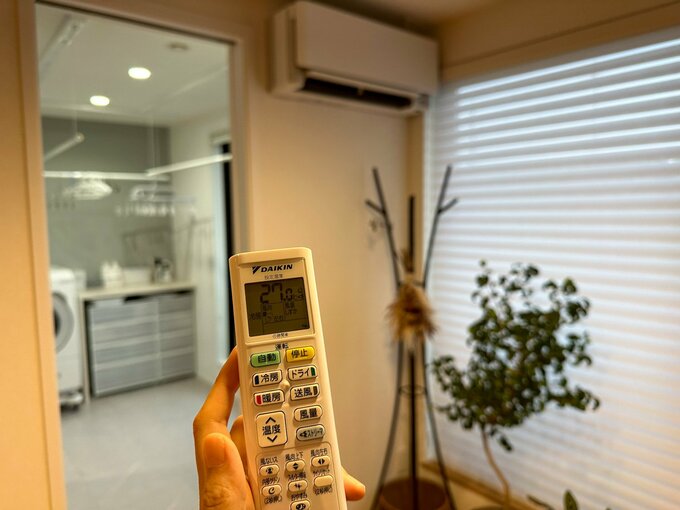 エアコンとリモコン