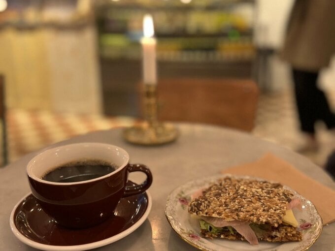 カフェのテーブル