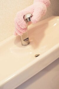 <トイレの手洗いボウル>ホコリや皮脂汚れがたまり、こびりついたときに有効