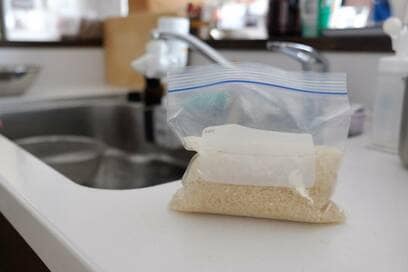 米の計量も野菜のカットも。面倒を省く「ジッパーつき保存袋」活用術