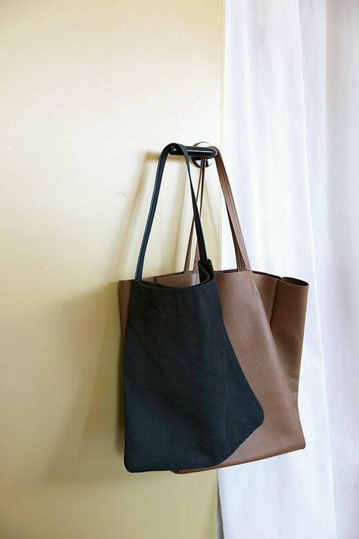 軽いレザーバッグ