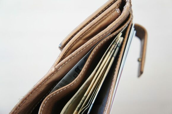 「お札ゾーン」と「レシートゾーン」をつくる