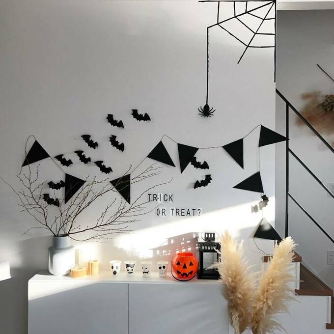 黒をメインにした飾り付け