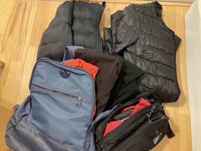 荷物は最小限に