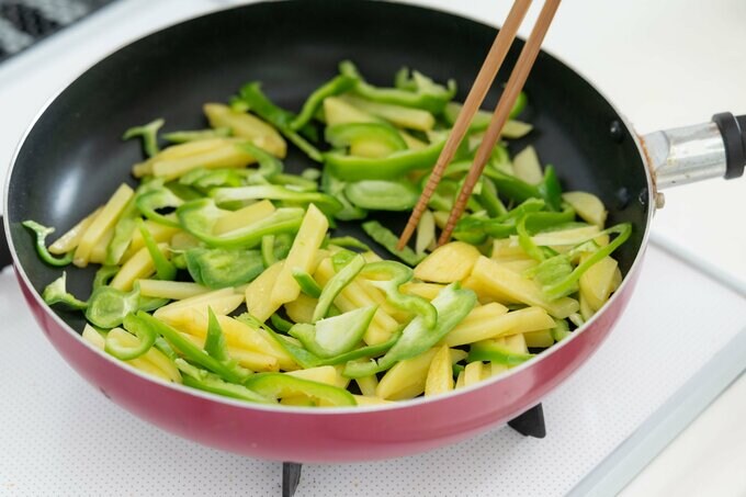 フライパンと野菜