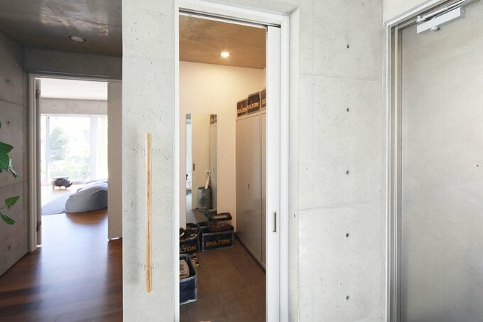 玄関横の土間収納