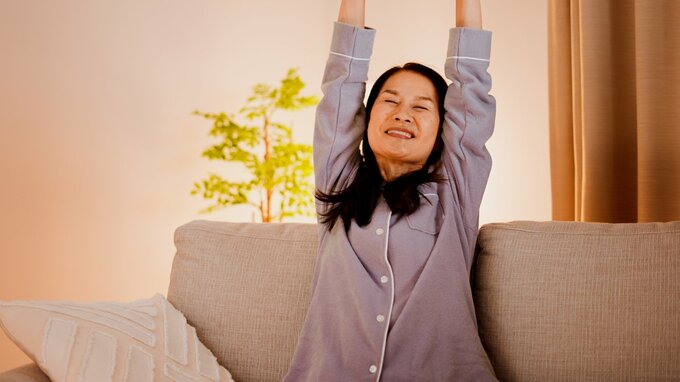 ストレッチする女性