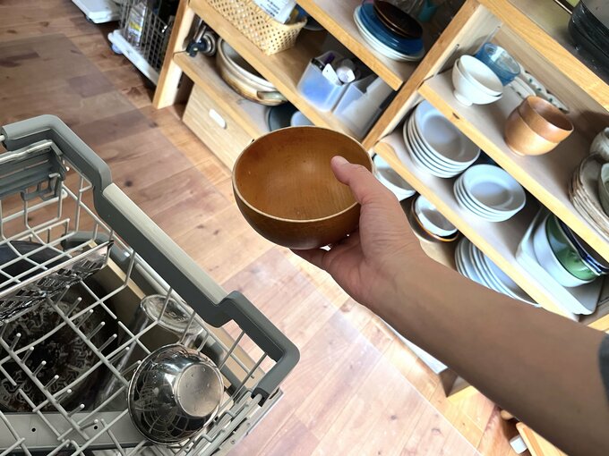 背面には食器棚