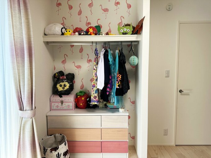 子ども部屋のオープン型収納の様子