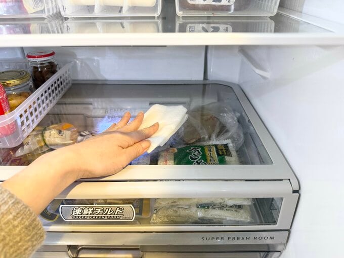 冷蔵庫のなかをふく