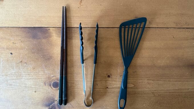 左から、菜箸、ミニトング、ミニフライ返し