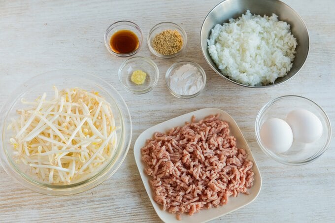 モヤシのそぼろあんかけ丼 卵とひき肉入りでお腹も満たされる Esseonline エッセ オンライン