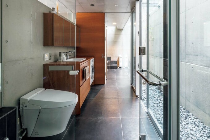 バスルームとドライエリア