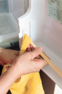 細かい部分は割り箸をプラスしてふく