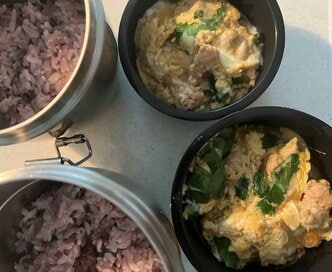 「丸鶏」1つがさまざまな料理に変身。焼き鳥、親子丼、炊き込みご飯…