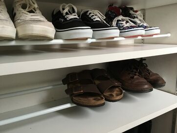 掃除が断然ラク！100均突っぱり棒を使ったゲタ箱片づけ術を暮らしのプロが伝授