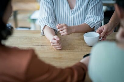 夫に断られ続けた妻。同じ悩みをもつママ友からの「衝撃」のお誘いとは：セックスレス・ゆかりさんの場合1