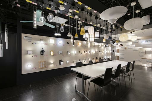 照明ショールーム風景