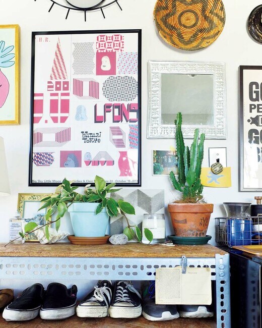 キッチン脇のシェルフの上に飾っているグリーン