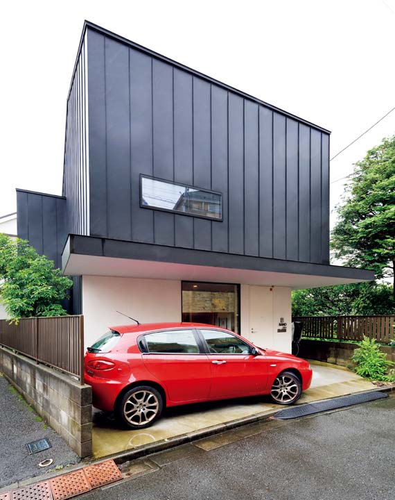 外壁で空庭を隠してプライバシーを確保