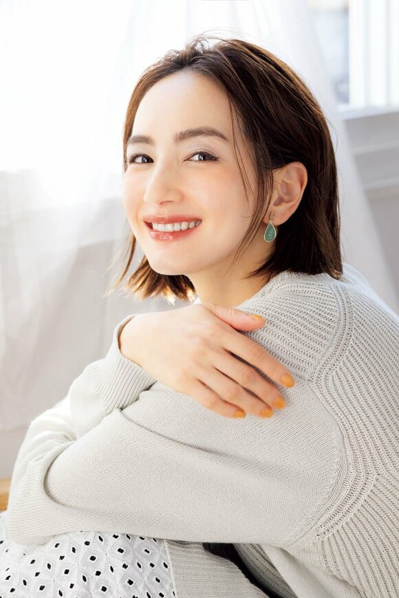 ドロップ型イヤリング女性