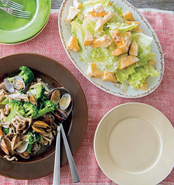 アサリとシメジ、 ブロッコリーのバター蒸し