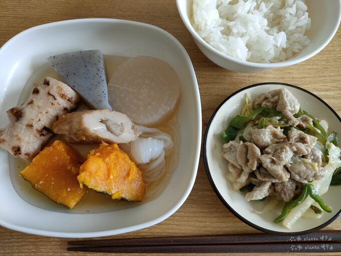 夕食例。おでんに、肉多めの肉野菜炒めをプラス