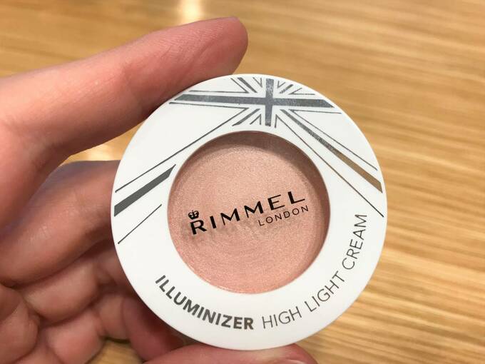 リンメル ハイライトクリーム、イルミナイザーの写真