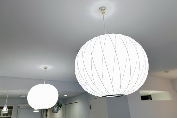 リビングに採用したジョージ・ネルソンの「バブルランプ」