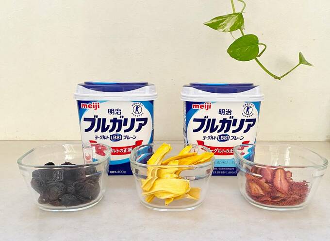 ドライフルーツとヨーグルト