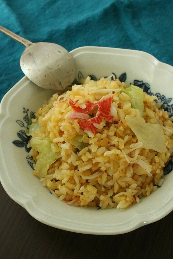 カニカマとレタスのパラパラ炒飯