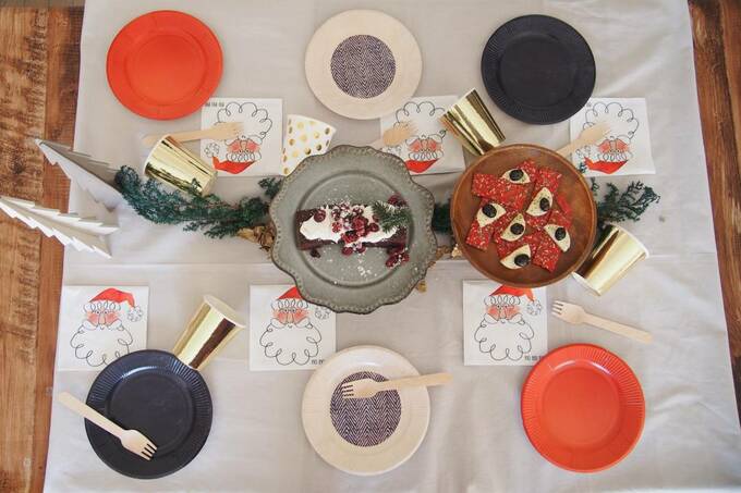 上から見た紅白食卓