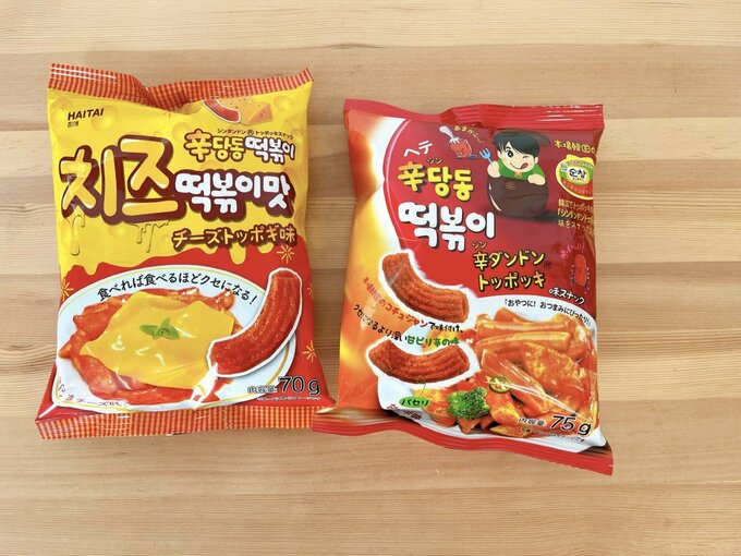 辛ダンドントッポッキスナックチーズトッポギ味と辛ダンドントッポッキ味スナック
