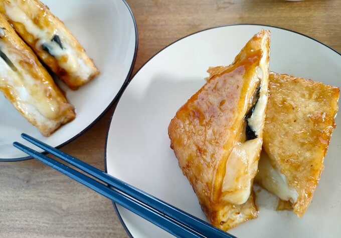 厚揚げのチーズはさみ焼き。2人前で200円弱でできます