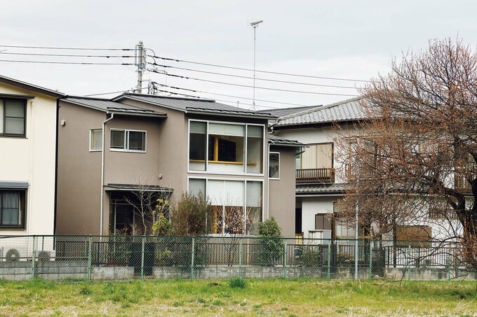 道路とは反対の緑地側の外観
