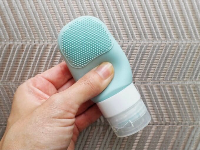 泡立てに使うブラシ付き