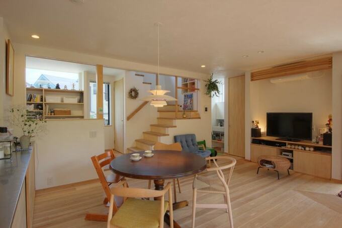 階段のおかげでLDKの居場所が増える