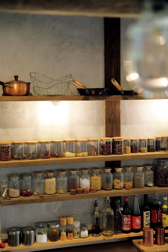 カフェとしても機能するキッチン