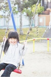 子どもが遊んでいる自然な姿を追いかける
