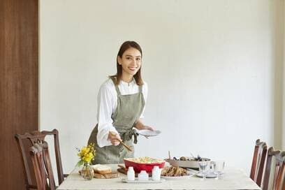 滝沢カレンさんの物語のような「から揚げ」レシピ。くつろぐ鶏肉にかけ流すのは？