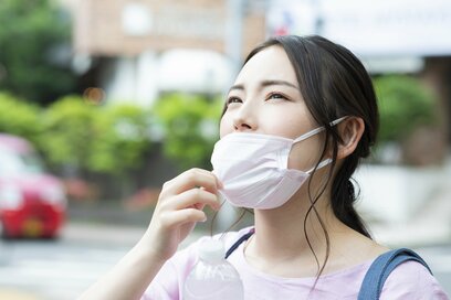 猛暑日は熱中症のリスク増。気温だけじゃない意外な予防・対策ポイント