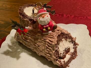 久代アナのクリスマスの食卓。定番ケーキに漬け込むだけチキン