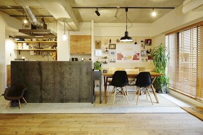 本棚とロフトが合体!? 遊び心と収納を両立させたリノベ