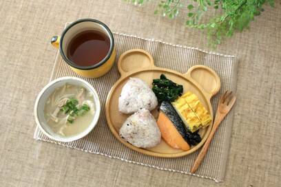 ダイソーで発見！アニマル型木製プレートは使うたびに胸キュン