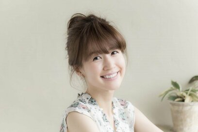 ヘアゴム1本でできる！逆くるりんぱの簡単お団子ヘア