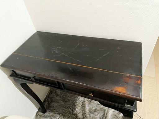 古びたライティングデスク