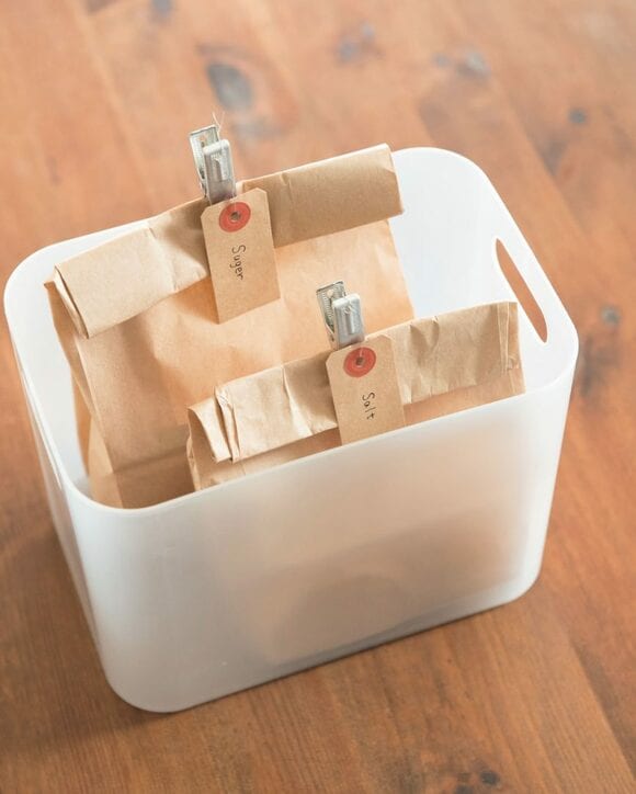 クラフトバッグでストック調味料のパッケージをカバー