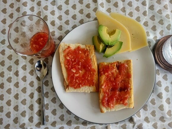 トマトピューレを塗って仕上げればOKです