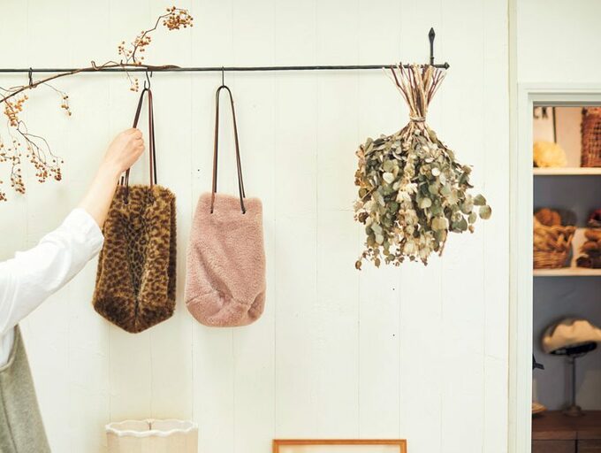 もこもこバッグをつり下げて収納