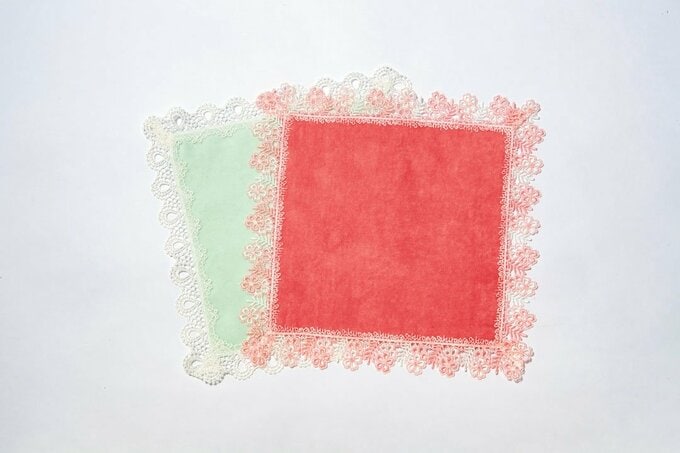 ピンク黄緑レースハンカチ